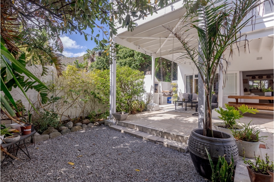 4 Bedroom Property for Sale in Kommetjie Western Cape